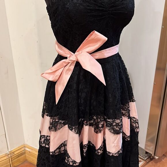 Betsey Johnson size 6 womens dress wedding parties events prom black pink lace - Picture 2 of 5